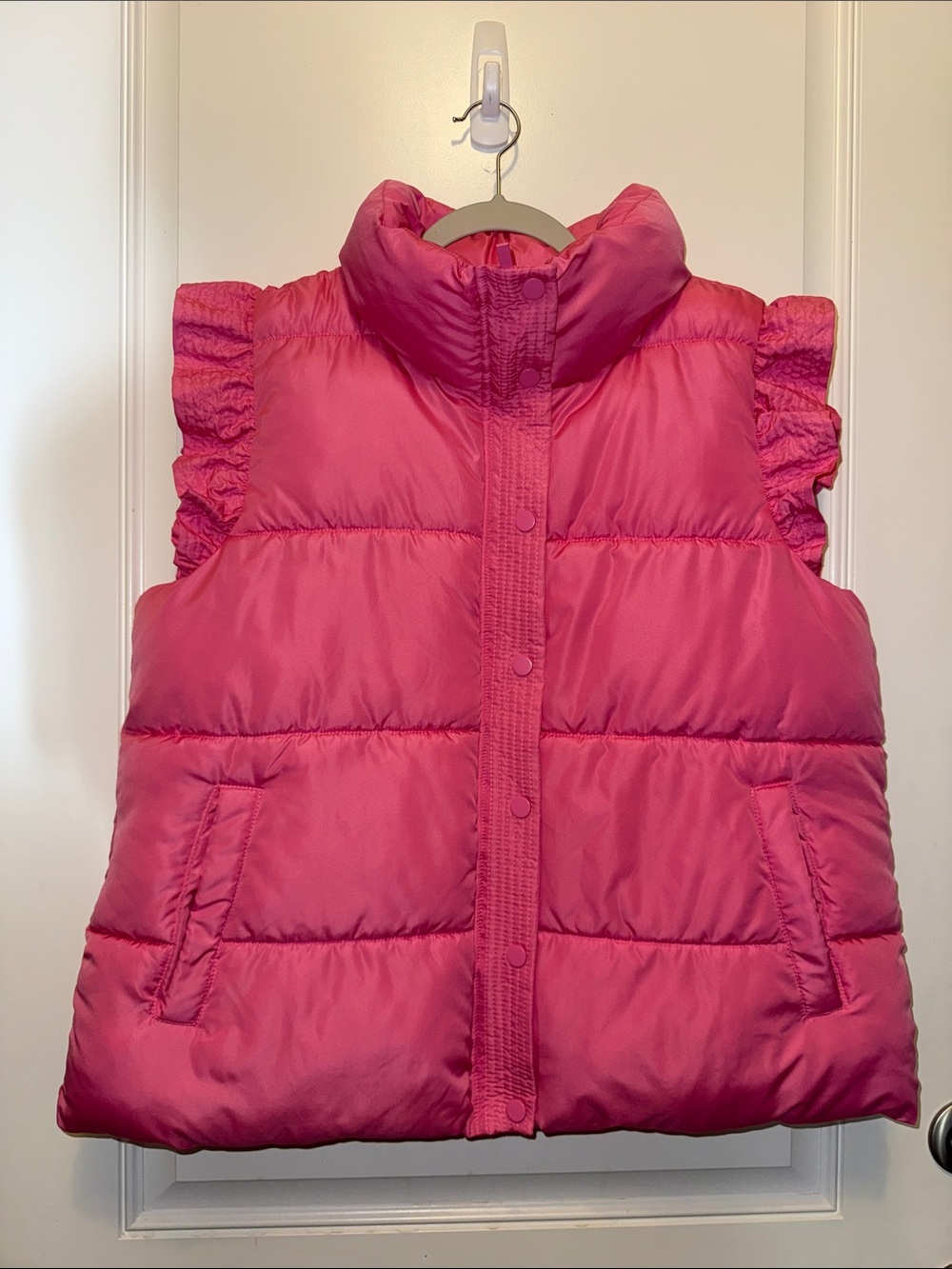 Like new Crown & Ivy Hot Pink Flutter Ruffle Sleeve Puffer Vest – Size Large